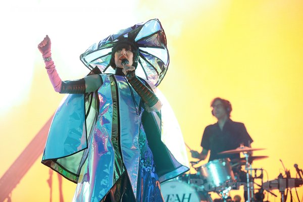 YEAH YEAH YEAHS - 2023-08-26 - SAINT CLOUD - Domaine National - Scene de la Cascade - Karen Lee Orzolek - Brian Chase